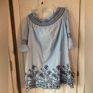 Altar’s State blue and white dress.